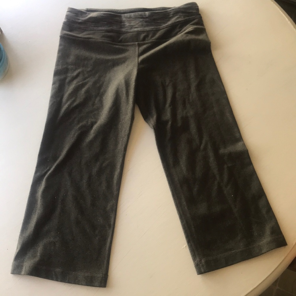 Lululemon cropped pants size 6